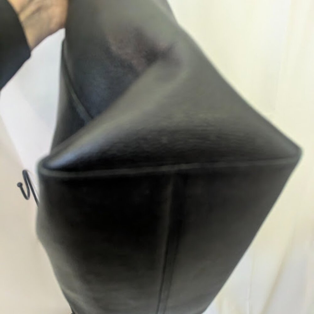 Gucci Black Leather Swing Tote - Picture 13 of 14